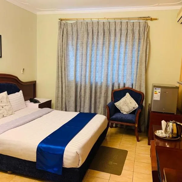 坎帕拉绿宝石酒店，位于Bulenga的酒店