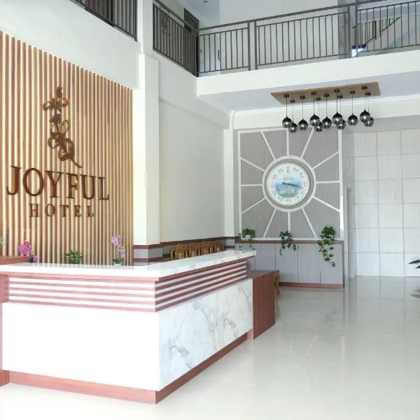 Joyful Hotel，位于Simpang Ampat的酒店
