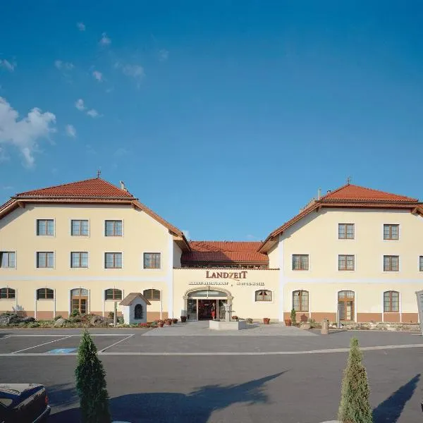 沃拉本阔兹乡村餐厅酒店，位于Gunskirchen的酒店
