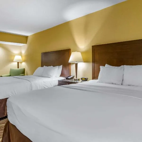 Clarion Inn & Suites Roswell，位于罗斯威尔的酒店