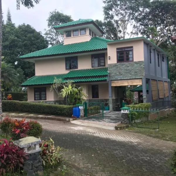 Villa Green Fresh - Bumi Ciherang - Cipanas，位于Rasamala的酒店