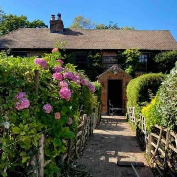 17th Century Boutique Getaway in the Countryside，位于Martin的酒店