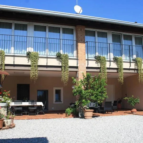 卡西娜圣马蒂诺住宿加早餐旅馆，位于Passirano的酒店