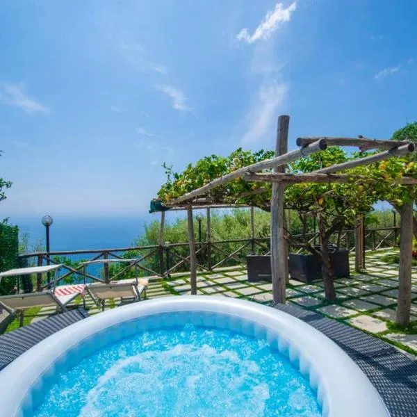 Holiday House Nuvola in Amalfi Coast，位于弗洛里的酒店