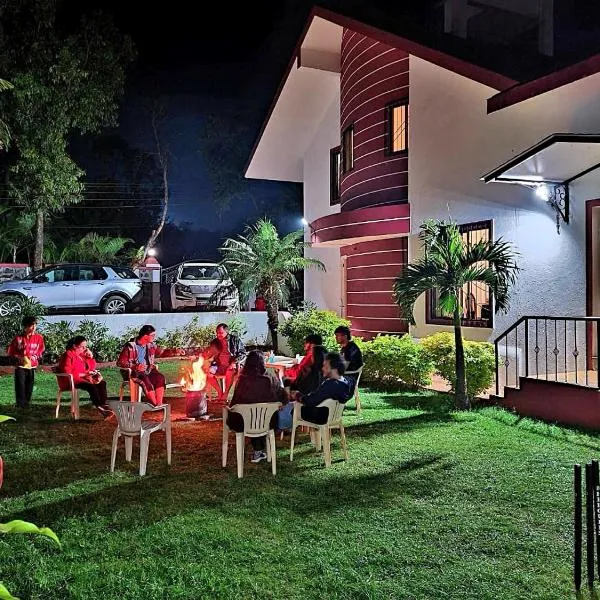 Nilgiri Villa with Swimming Pool，位于马哈巴莱斯赫瓦尔的酒店