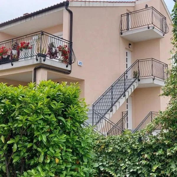 Apartmani Tomislav，位于克尔克的酒店
