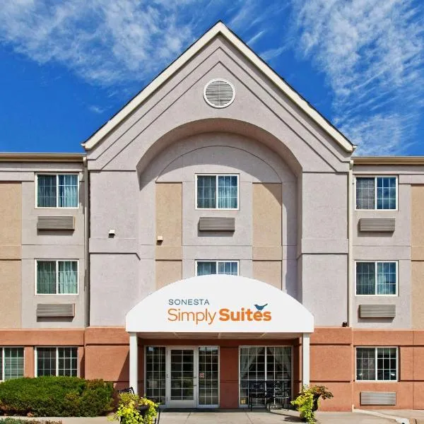 Sonesta Simply Suites Wichita Airport，位于Maize的酒店