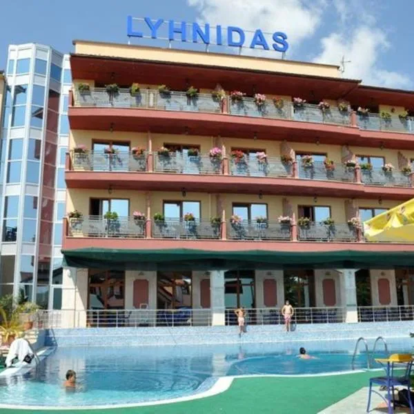 莱尼达斯酒店，位于Piskupat的酒店