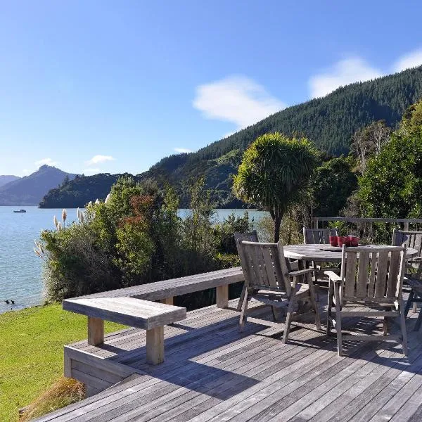 Ngaire's Haven - Mahau Sound Holiday Home，位于Ohingaroa的酒店