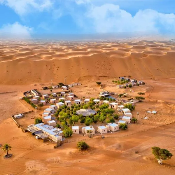 萨玛瓦希尔沙漠露营地，位于Shāhiq的酒店