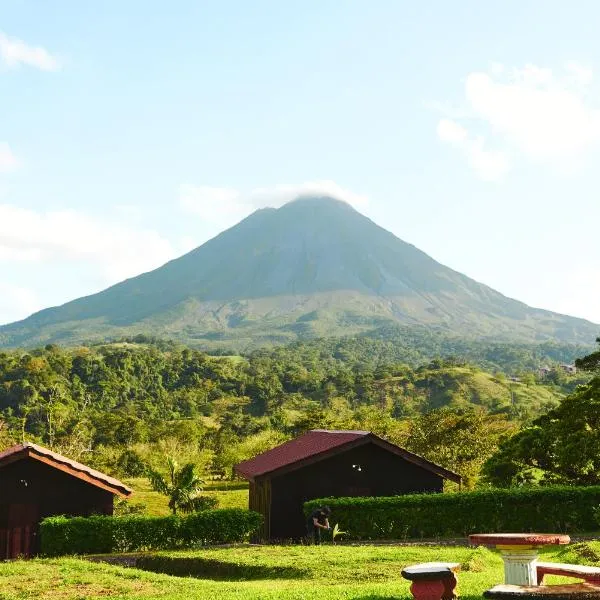 ARENAL ROCA LODGE，位于El Castillo de la Fortuna的酒店