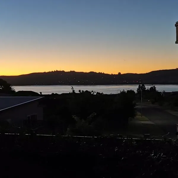 Lake Taupo Holiday Home，位于陶波的酒店