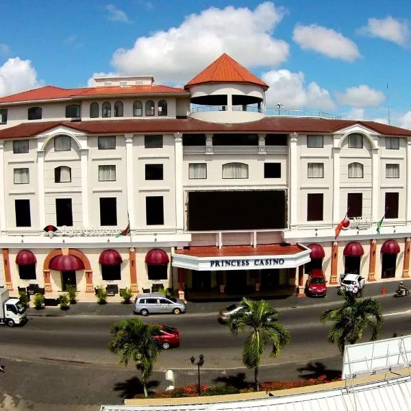 帕拉马里博公主华美达酒店，位于帕拉马里博的酒店