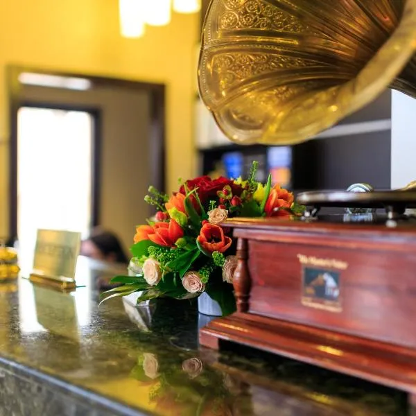 特卡德拉酒店，位于布加勒斯特的酒店