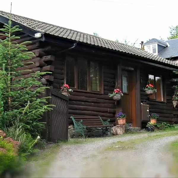 An Carraig Log Cabin，位于斯特拉西尔的酒店