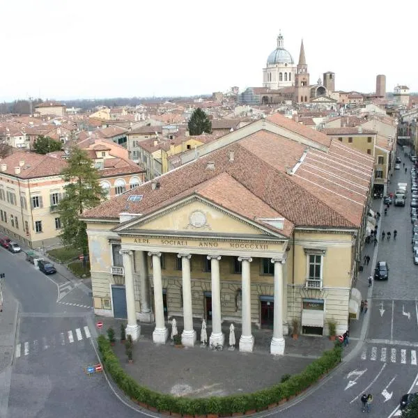 Hotel Italia City Center，位于曼托瓦的酒店