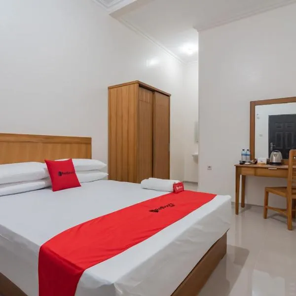 RedDoorz Syariah Plus @ Perintis Guesthouse Tasikmalaya，位于打横的酒店
