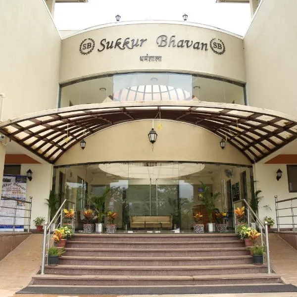Sukkur Bhavan's SB Resorts & Lawns，位于加尔利的酒店