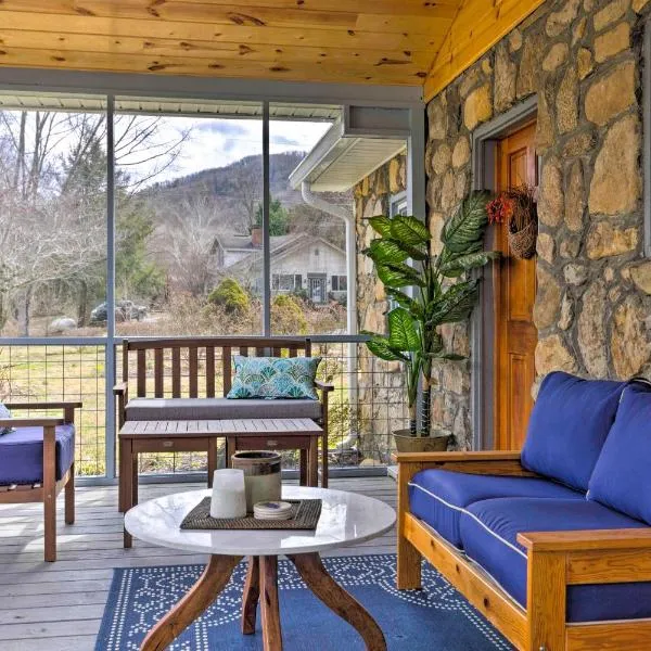 The Rock Cottage Quiet Escape with Porch!，位于Hot Springs的酒店