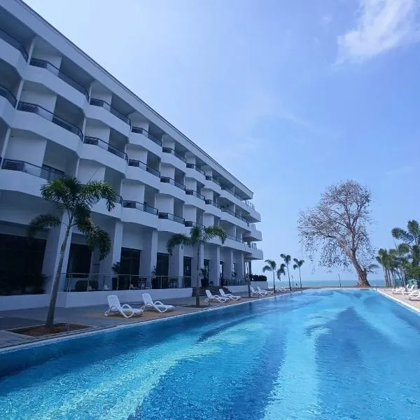 Pacific Regency Beach Resort, Port Dickson，位于波德申的酒店