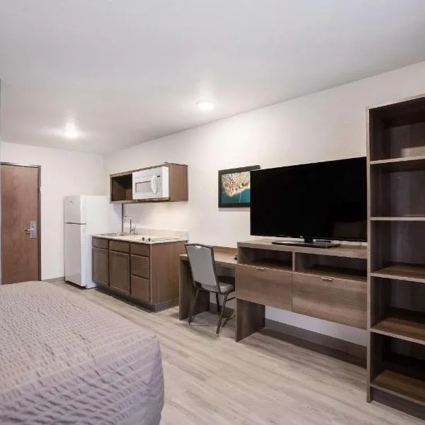 WoodSpring Suites Detroit Madison Heights，位于麦迪逊高地的酒店