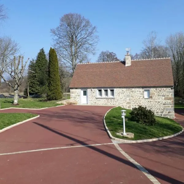 Le Moulin des Noës，位于Sainte-Marguerite-de-Carrouges的酒店