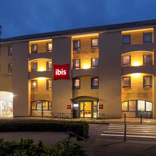 ibis Carcassonne Centre - La Cité，位于Alairac的酒店