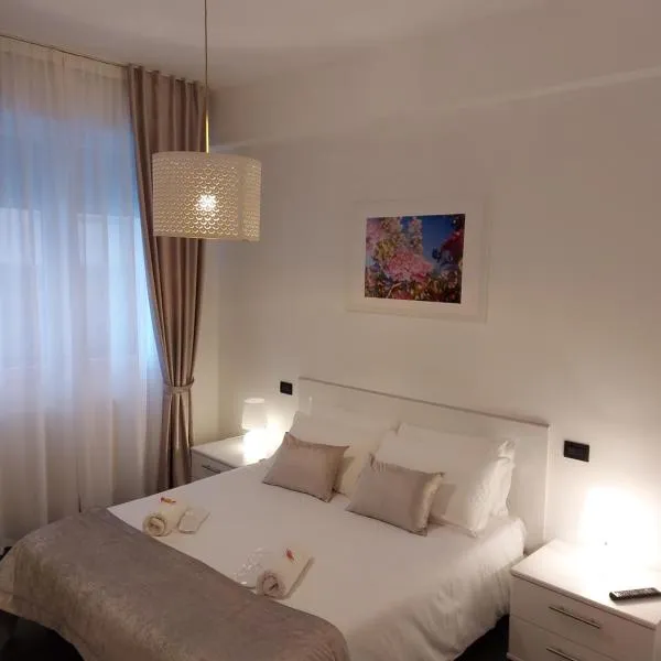 Cà Sottomarina gli Appartamenti in Centro Apartsuite，位于索托马里纳的酒店