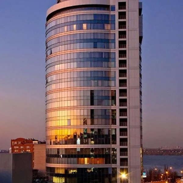 Seven Eleven Most City Hotel&SKYTECH，位于第聂伯罗的酒店
