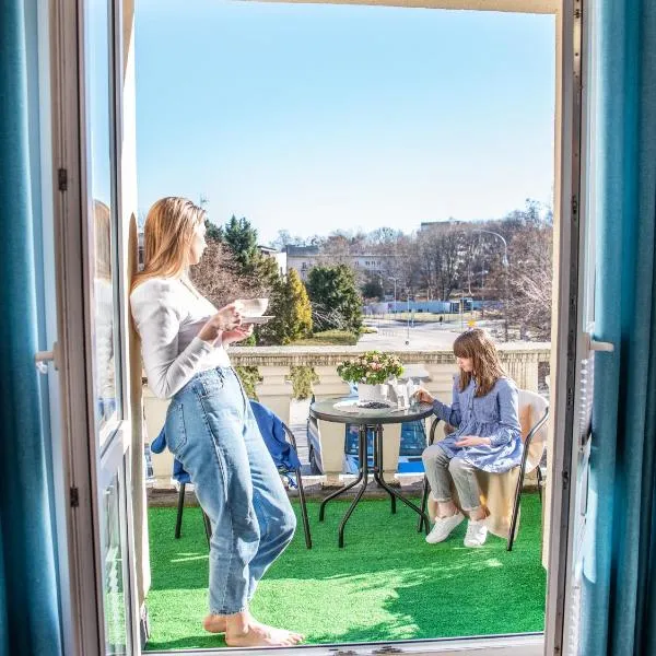 Apartament Sunset Boulevard z tarasem dla 4 gości，位于格丁尼亚的酒店