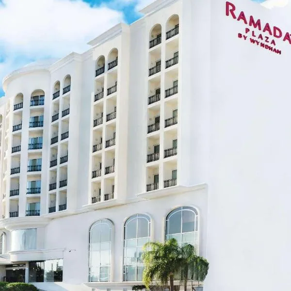 Ramada Plaza by Wyndham Veracruz Boca del Rio，位于Paso del Toro的酒店