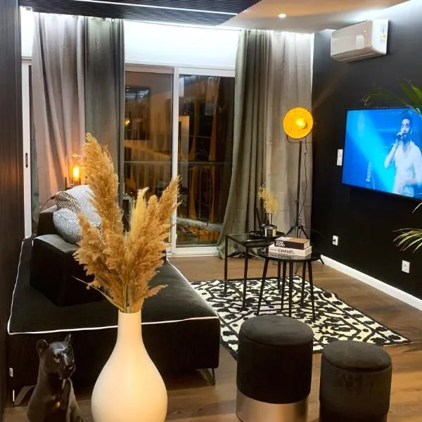 Appartement vue port et accès direct mer, centre ville de la Grande Motte prés de Montpellier，位于拉格朗德默特的酒店