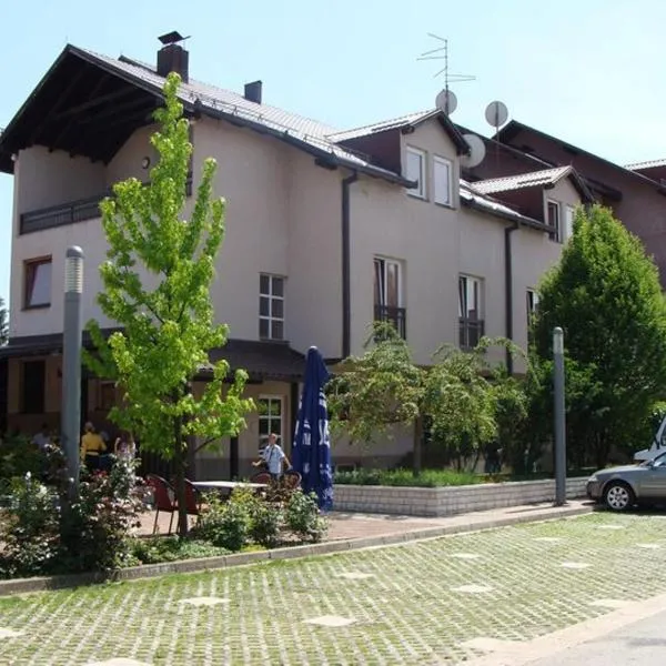 德尔米尼姆酒店，位于Malešići的酒店