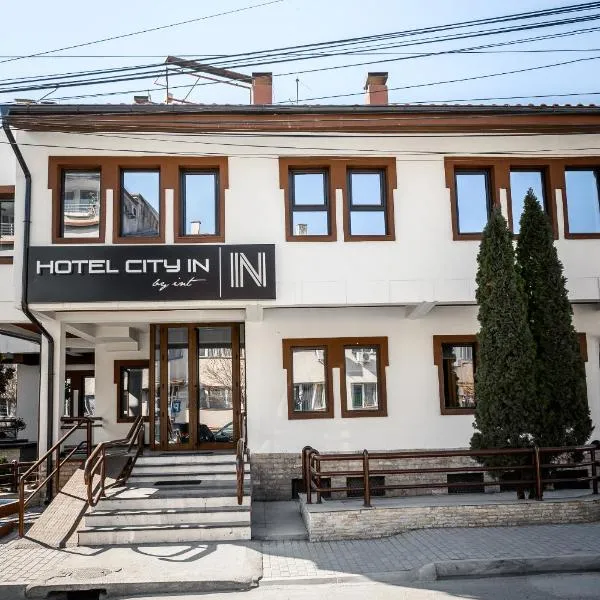 Hotel City IN，位于Kozbunar的酒店