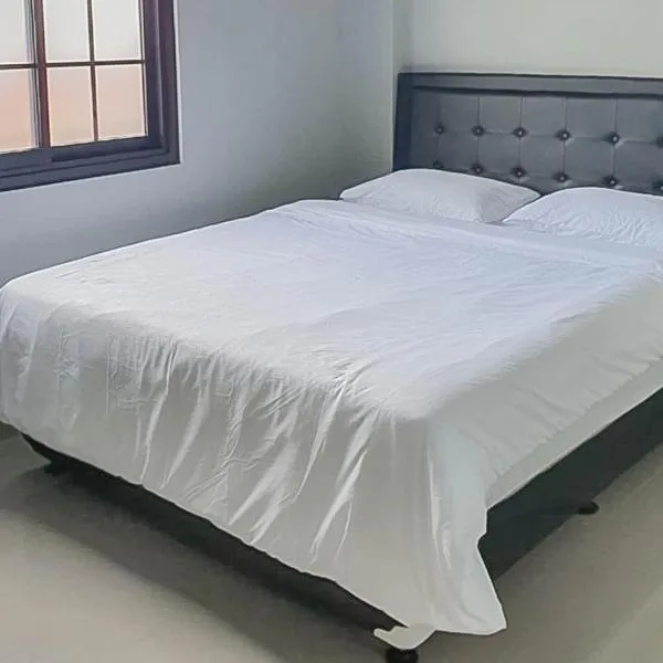 Mahkota Residence Mitra RedDoorz，位于加拉旺的酒店