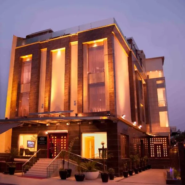 永恒酒店，位于Bahādurgarh的酒店