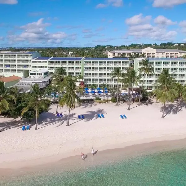 椰子园海滩酒店，位于Saint George的酒店