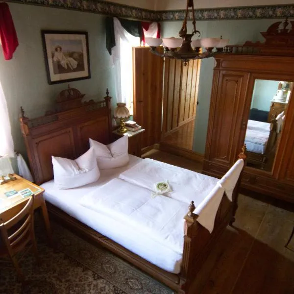 Klausenhof，位于Bornhagen的酒店