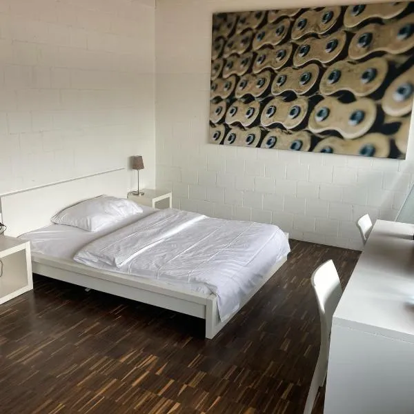 Hotel Velodrome，位于格伦兴的酒店