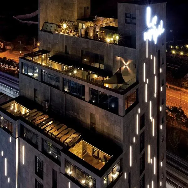 李设计酒店，位于Yongin的酒店