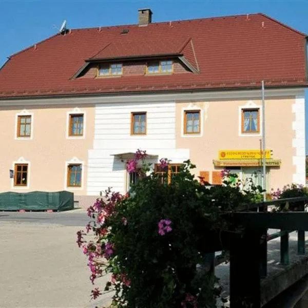 Gästehaus Freitag das kleine Hotel，位于Lavamünd的酒店