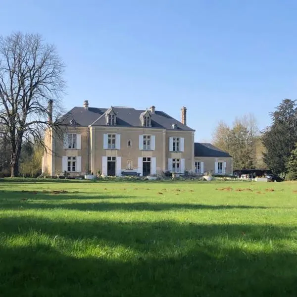Manoir le Mingreaud-Bungalows，位于Sainte-Gemme-la-Plaine的酒店