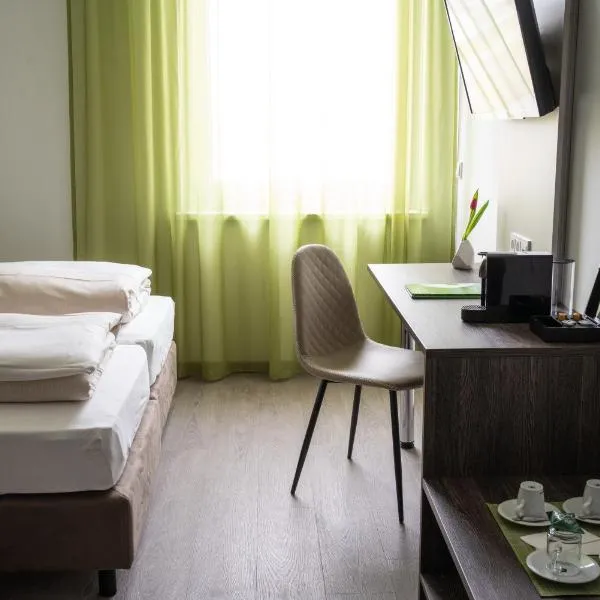 eee Hotel Graz，位于Neupirka的酒店