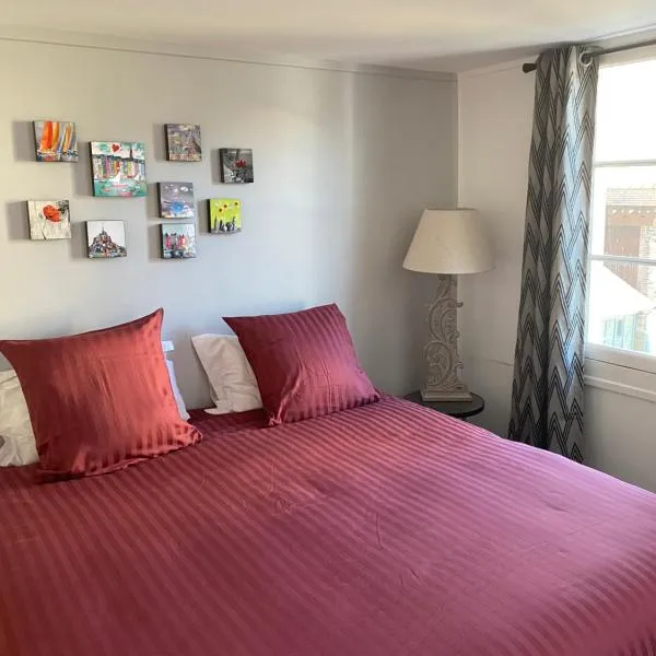 Chambre d’hôtes du Carré des Arts，位于翁弗勒尔的酒店