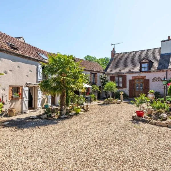 Maison de 2 chambres avec jardin clos et wifi a Mer，位于La Chapelle-Saint-Martin-en-Plaine的酒店