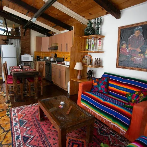 Majikal B&B - Pueblito，位于乔卢拉的酒店