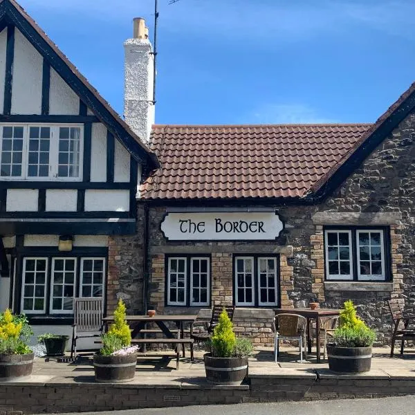 The Border Hotel，位于Kirknewton的酒店