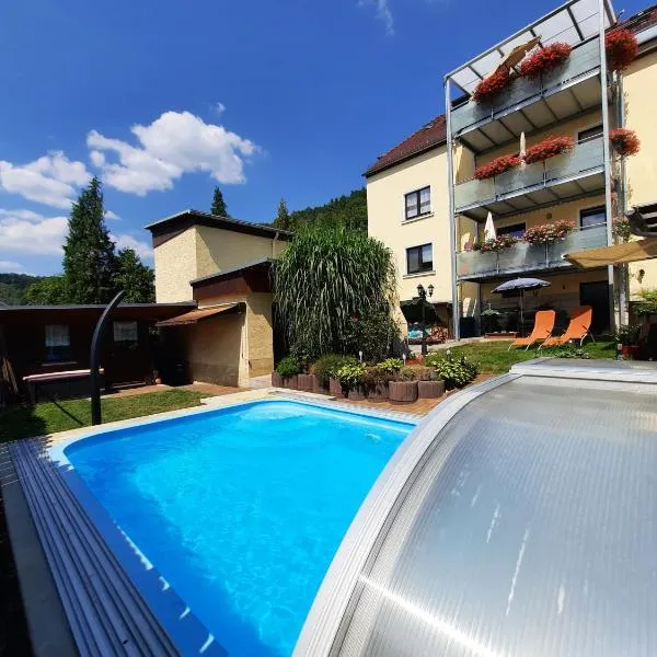Ferienhaus und Ferienwohnung Büttner，位于Rathmannsdorf的酒店