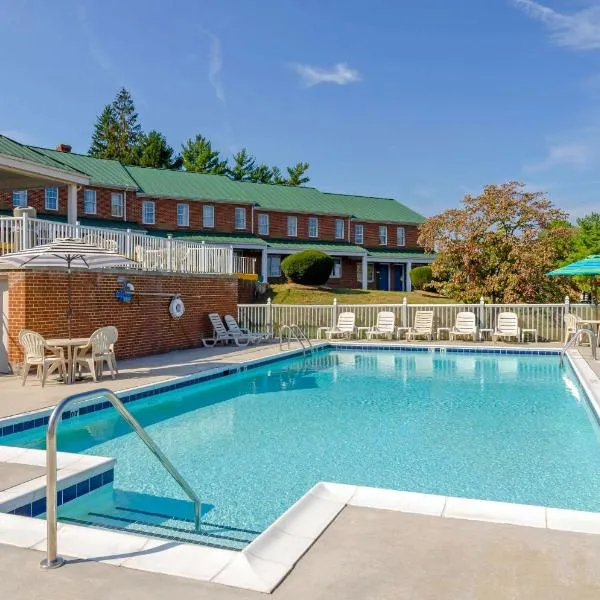 Quality Inn Waynesboro - Skyline Drive，位于斯汤顿的酒店