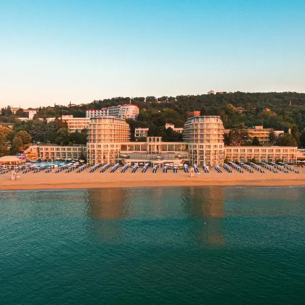 Azalia Beach Hotel Balneo & SPA，位于Osenovo的酒店